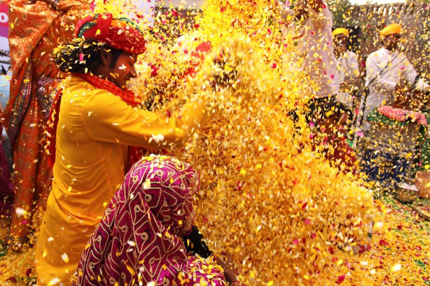 holi with flowers